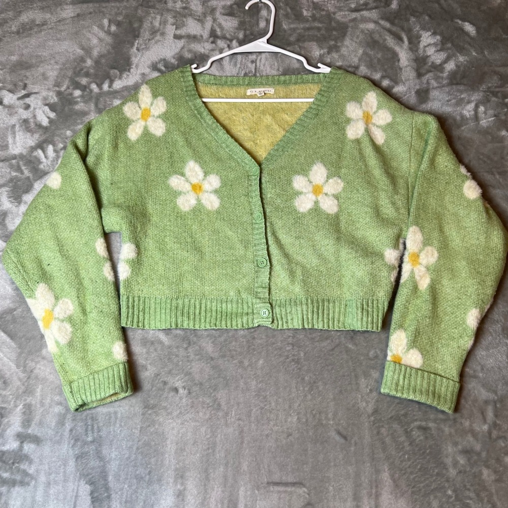 LA Hearts Fuzzy Cropped Cardigan
Sweater Button Up White Daisies Green Large